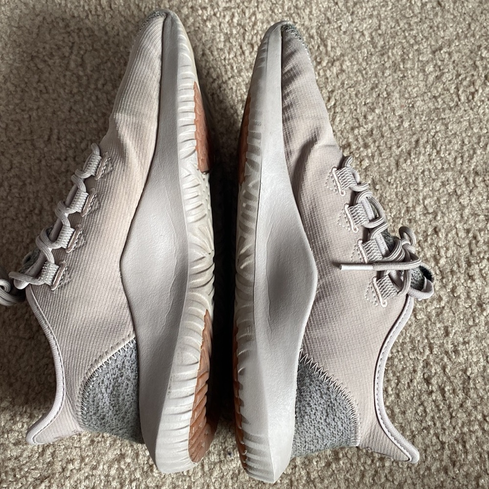 ADIDAS runners - Picture 2 of 4